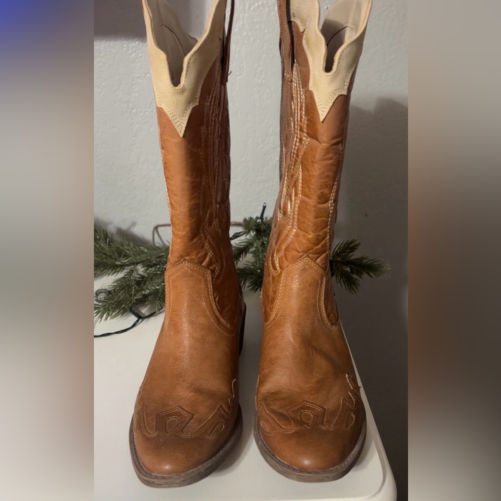Matisse Women’s Cisco Cowboy Boots